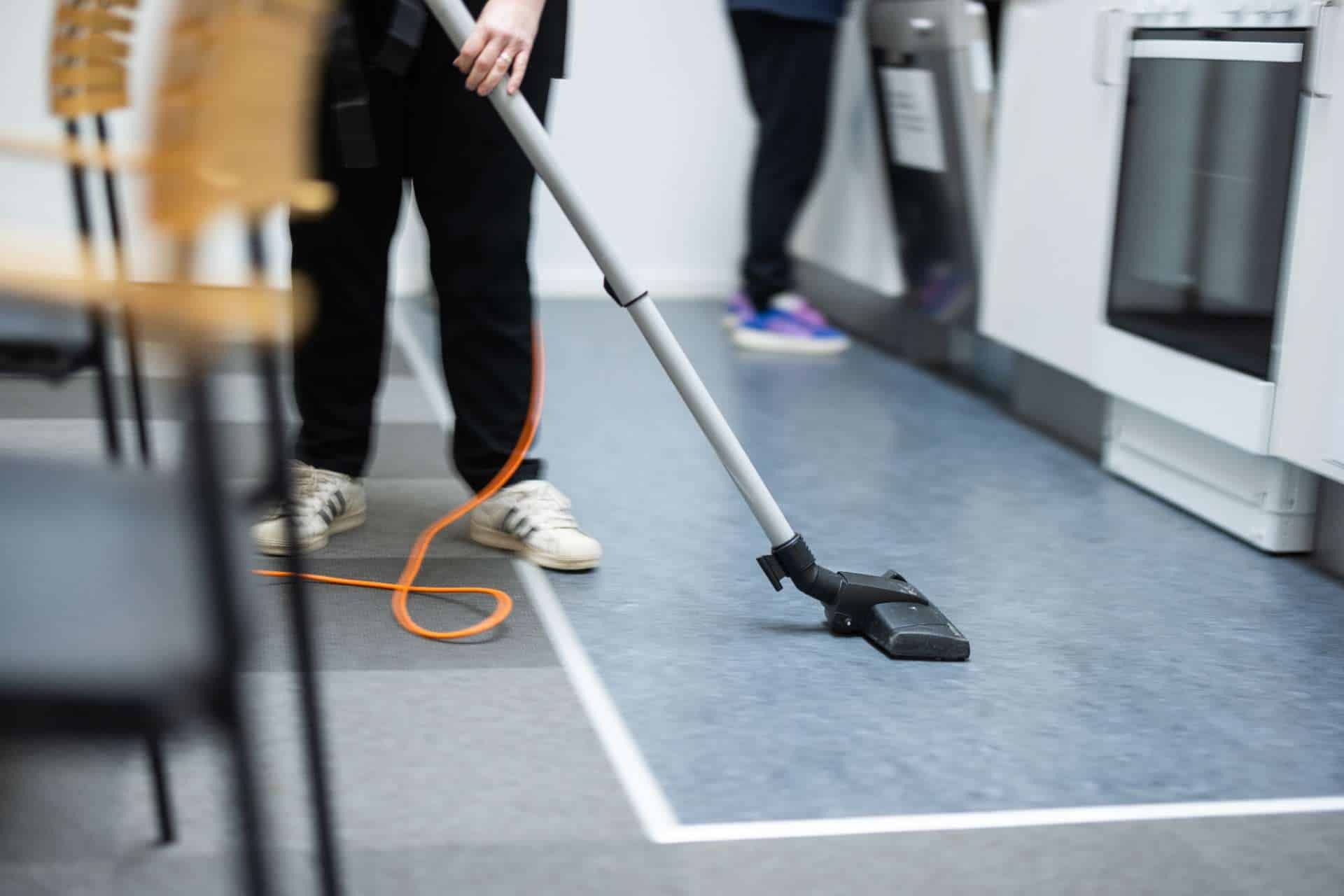 Hvorfor bør virksomheder investere i professionel erhvervsrengøring?