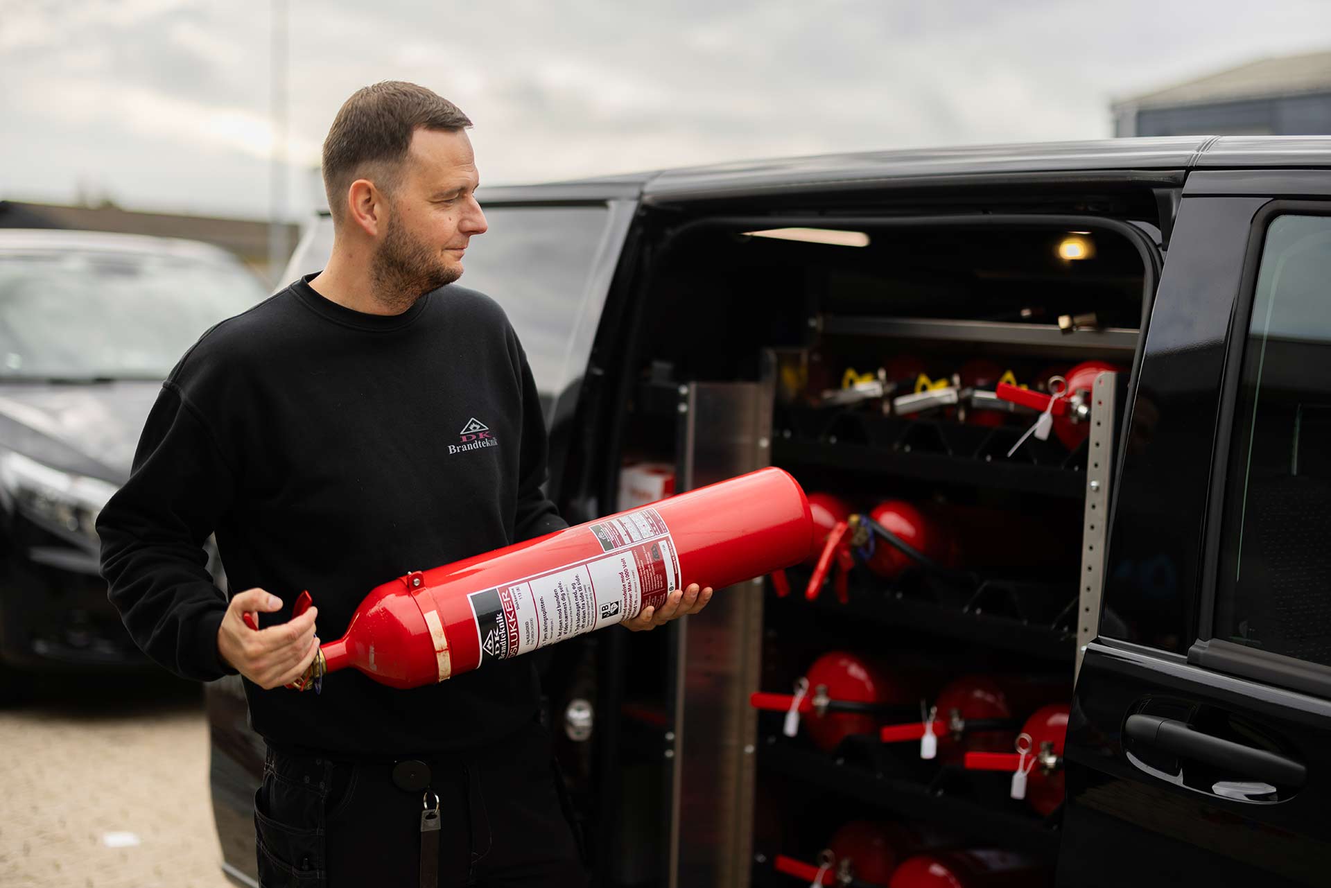 Brandsikring af din virksomhed: Få styr på brandslukkere og sikkerhedskrav